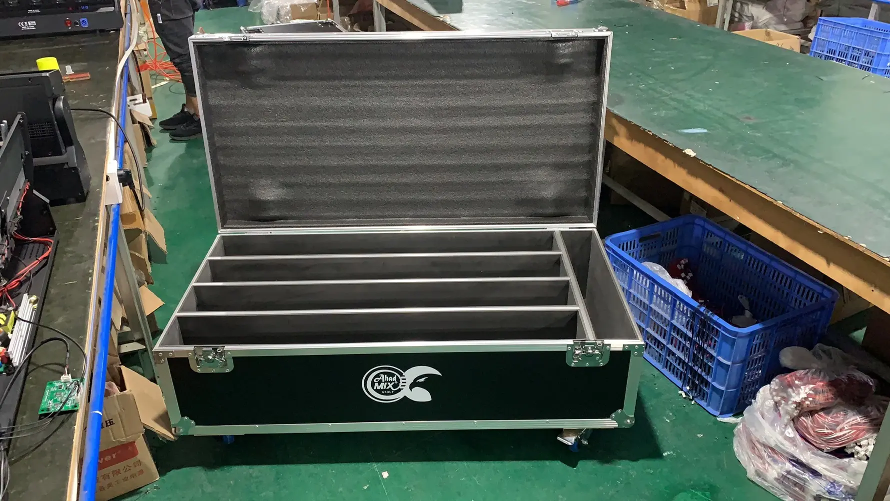 12*40W LED调焦变焦摇头矩阵灯全彩RGBW 4合1 led舞台光束灯