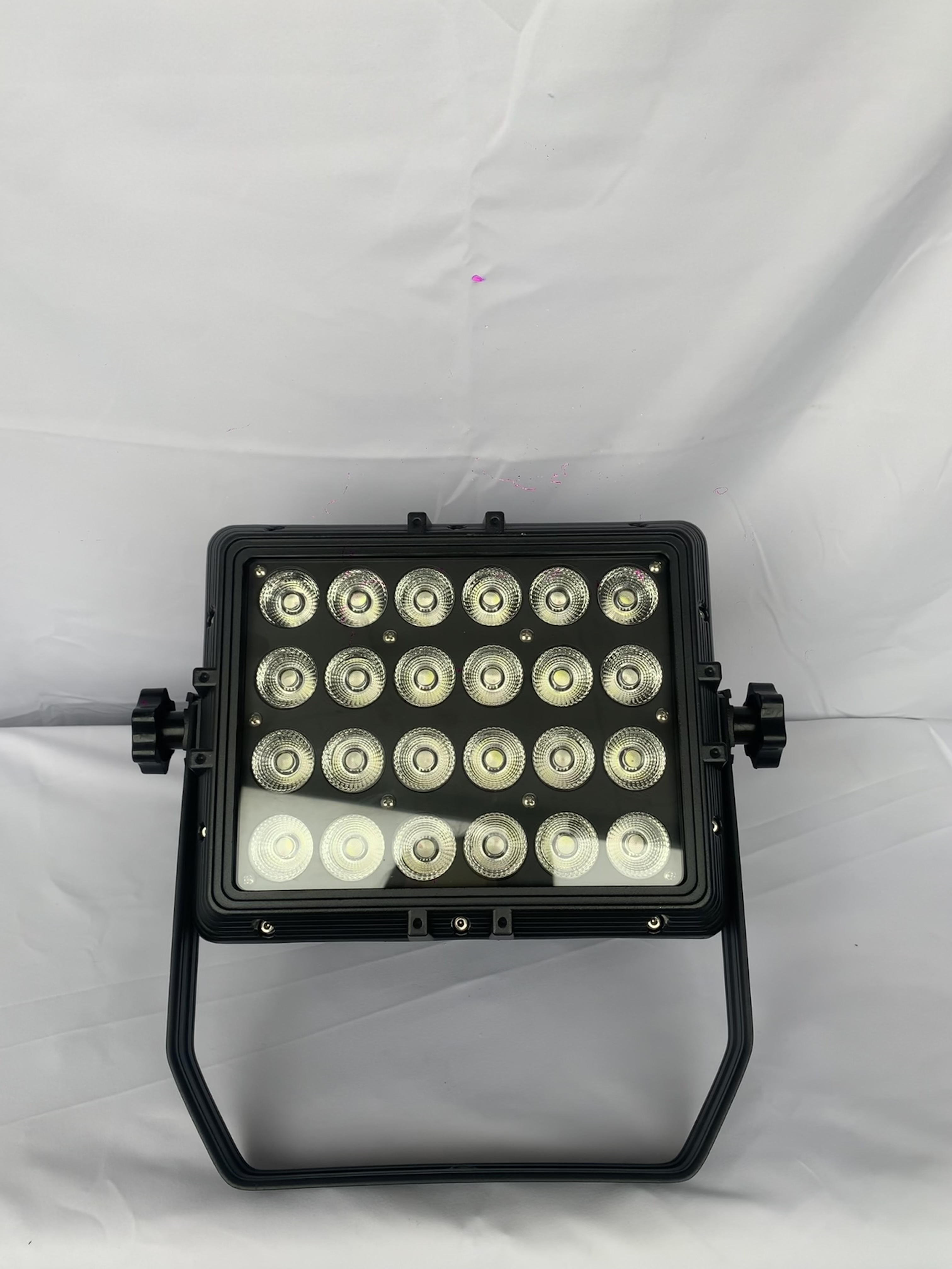 የጥራት ማረጋገጫ 24 * 10w Lovorvor የውጪ የውሃ መከላከያ የውሃ መከላከያ ደረጃ ዳራ ማጠቢያ ሙሉ ቀለም 4-in-1 ማጠቢያ ማጠቢያ