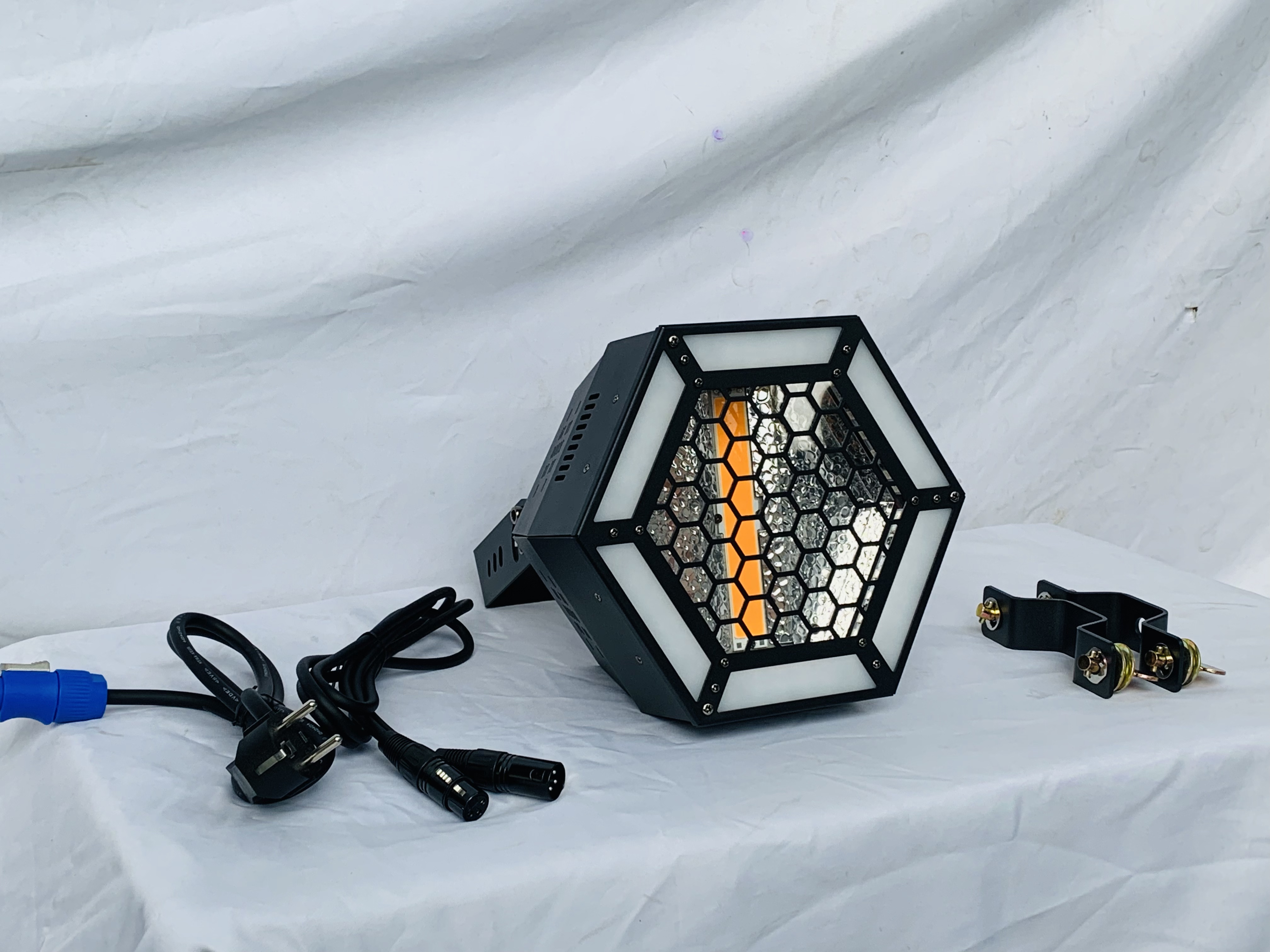 Factory Direct Supply Single 1 * 60W LED 3-in-1 Pixel Light Retro Lighting Accessory Stage Lighting