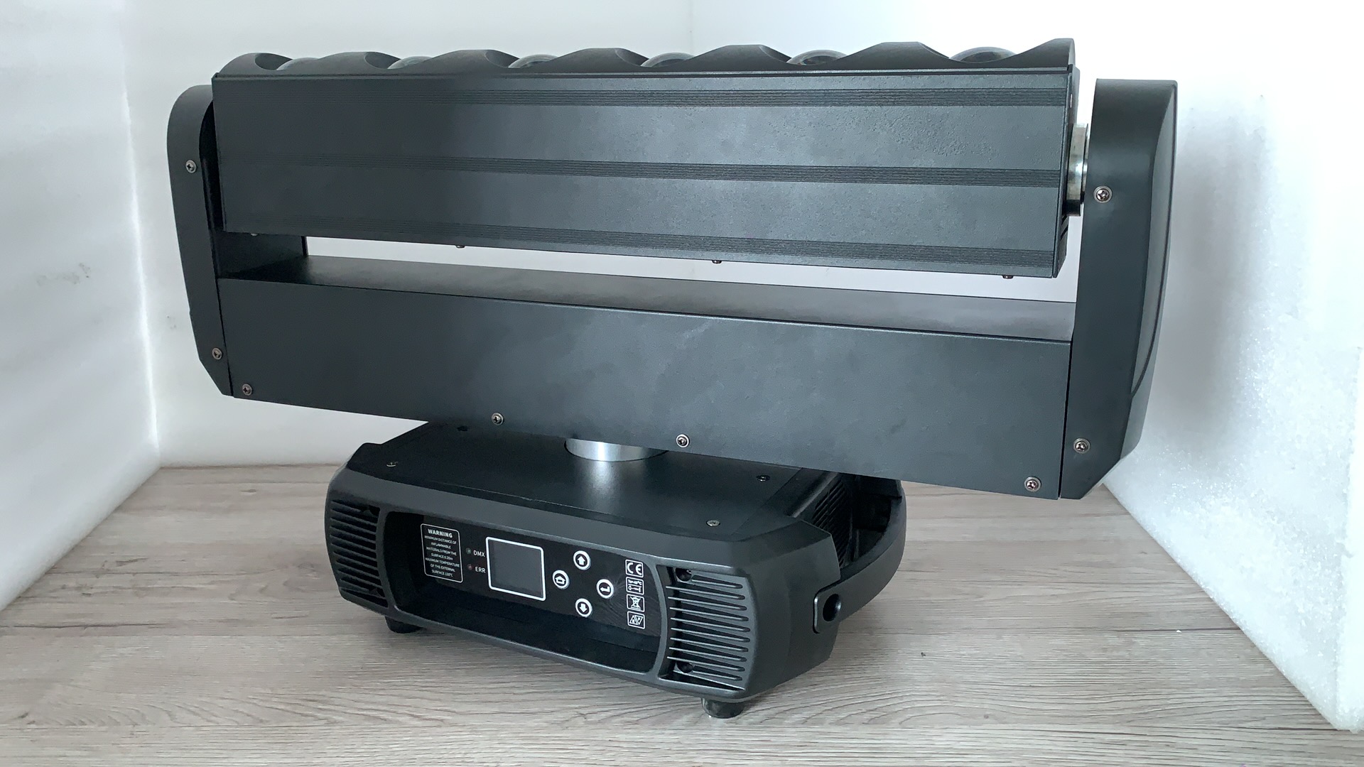 批发价：6颗40W LED摇头矩阵灯双面无极叶片频闪灯